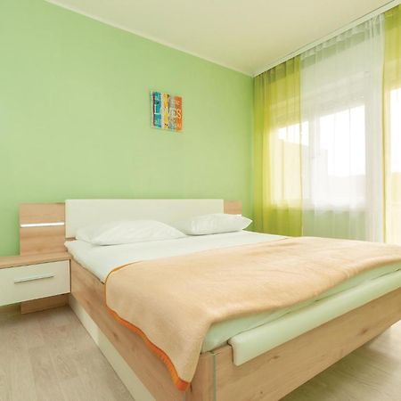Cozy Home In Dolac With Kitchen Primošten المظهر الخارجي الصورة