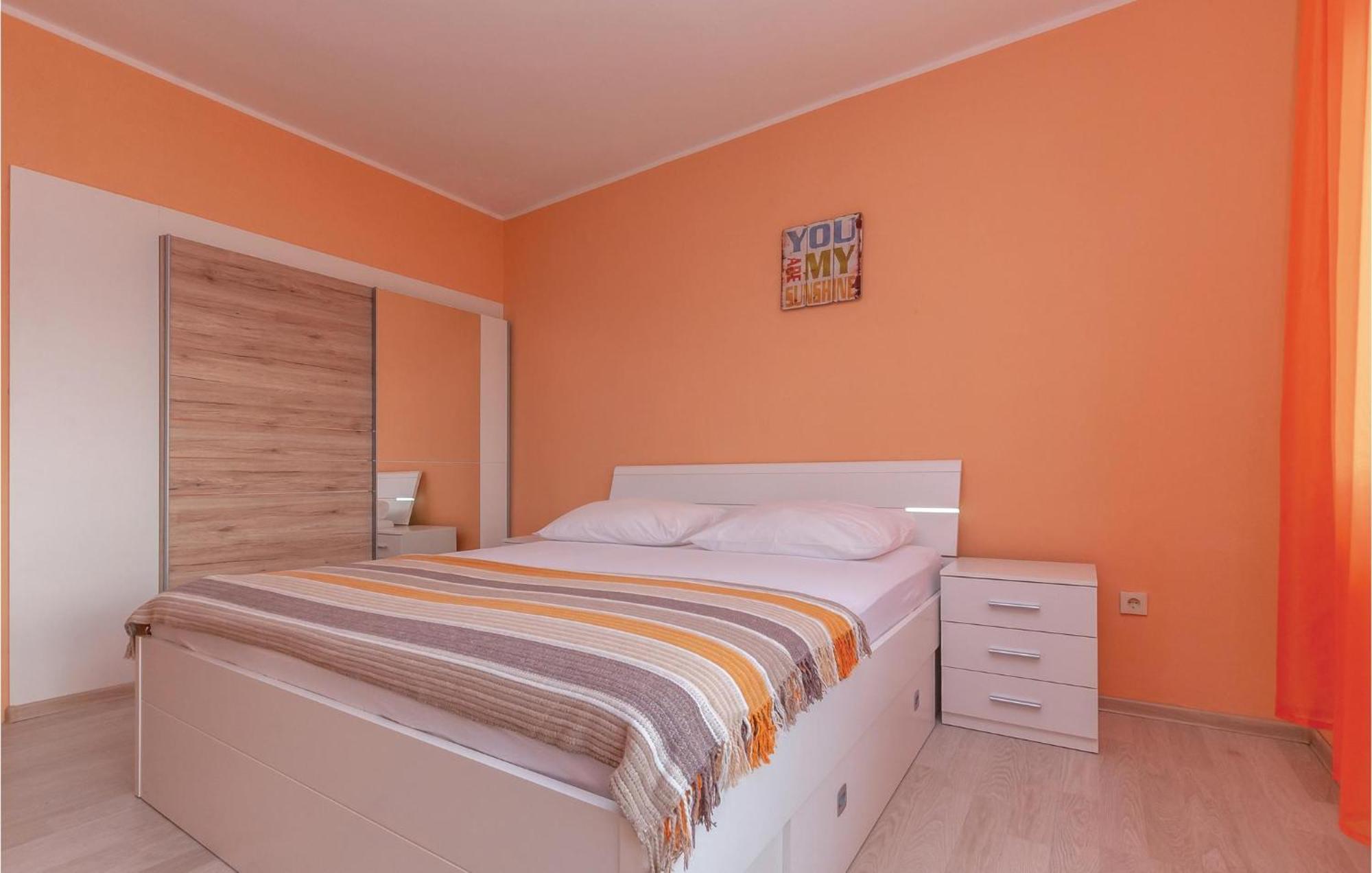 Cozy Home In Dolac With Kitchen Primošten المظهر الخارجي الصورة