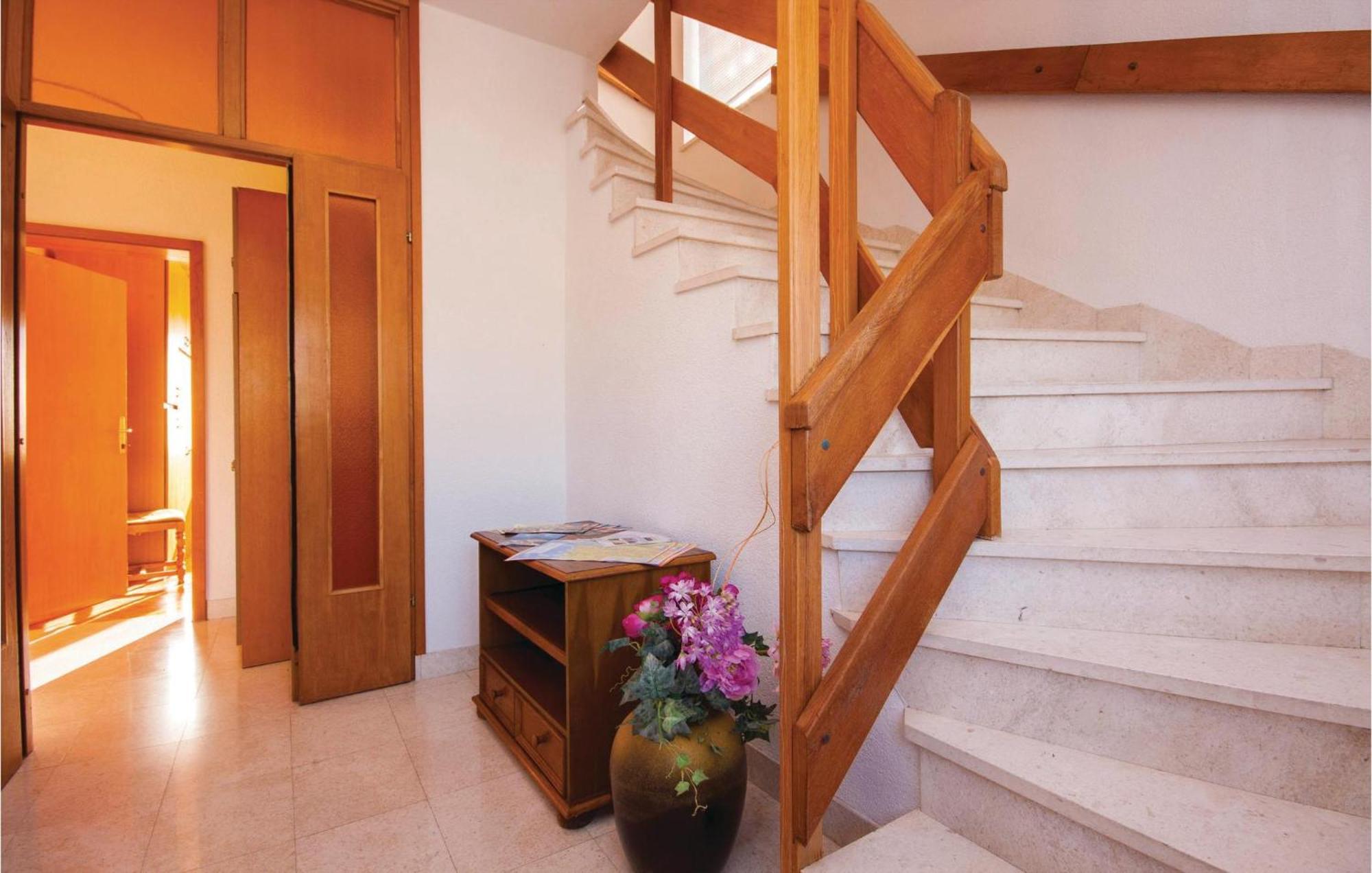 Cozy Home In Dolac With Kitchen Primošten المظهر الخارجي الصورة