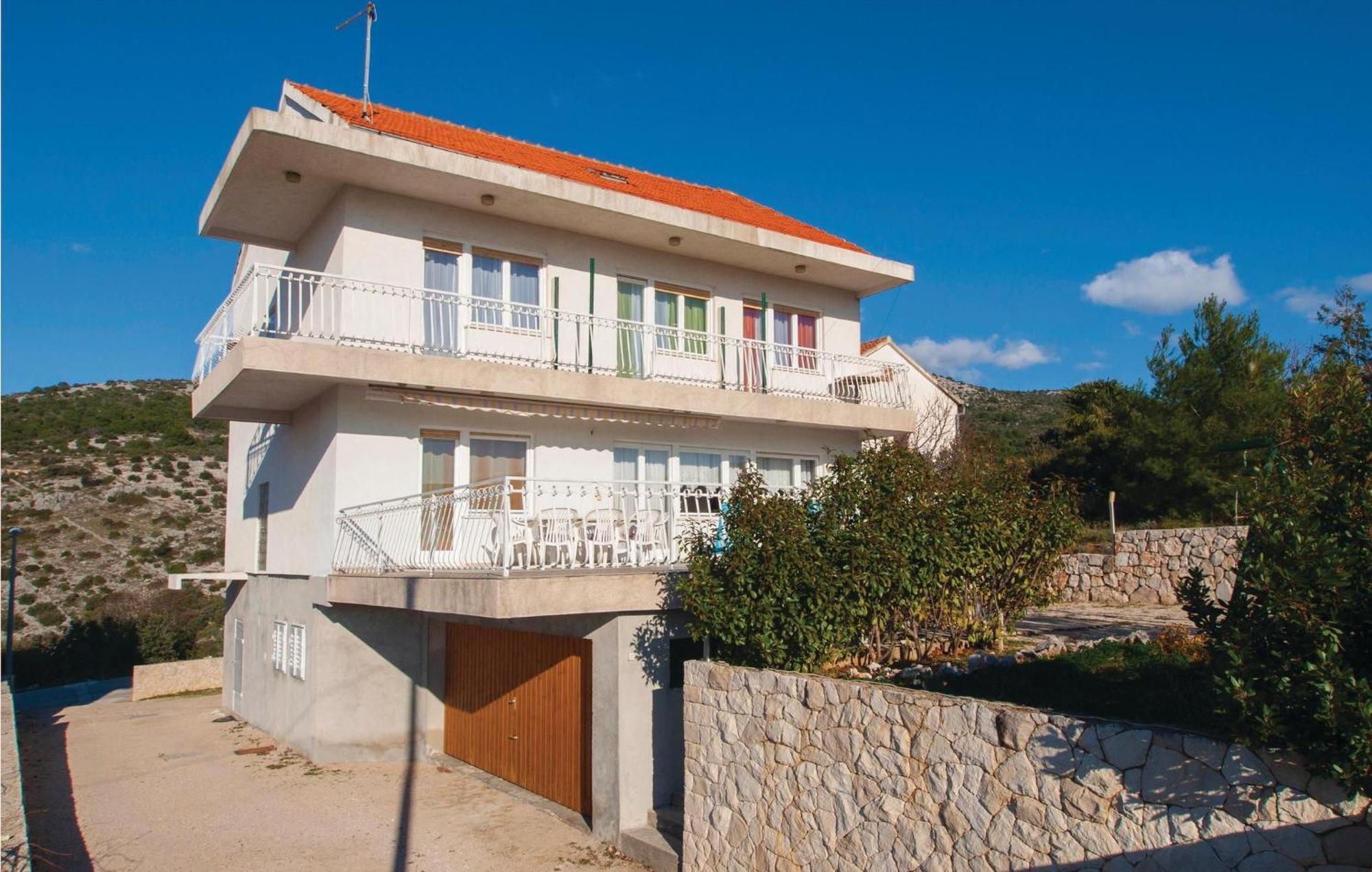 Cozy Home In Dolac With Kitchen Primošten المظهر الخارجي الصورة