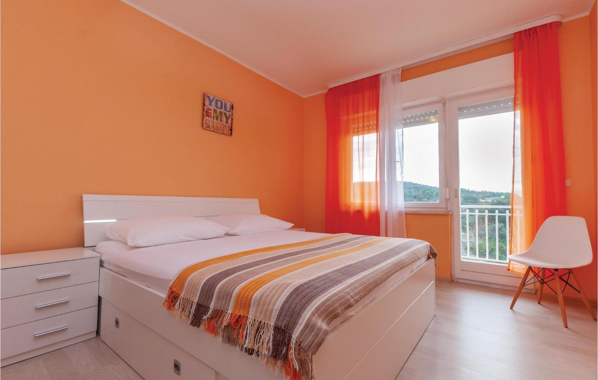 Cozy Home In Dolac With Kitchen Primošten المظهر الخارجي الصورة